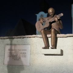 Franz Xaver Grubers Denkmal in Berndorf
