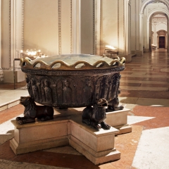 Taufbecken im Dom zu Salzburg