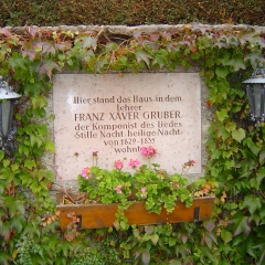 Gedenktafel an Franz Xaver Gruber in Berndorf