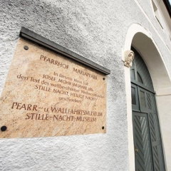 Tafel am Pfarrhof Mariapfarr