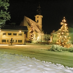 Schule und Wallfahrtskirche Arnsdorf
